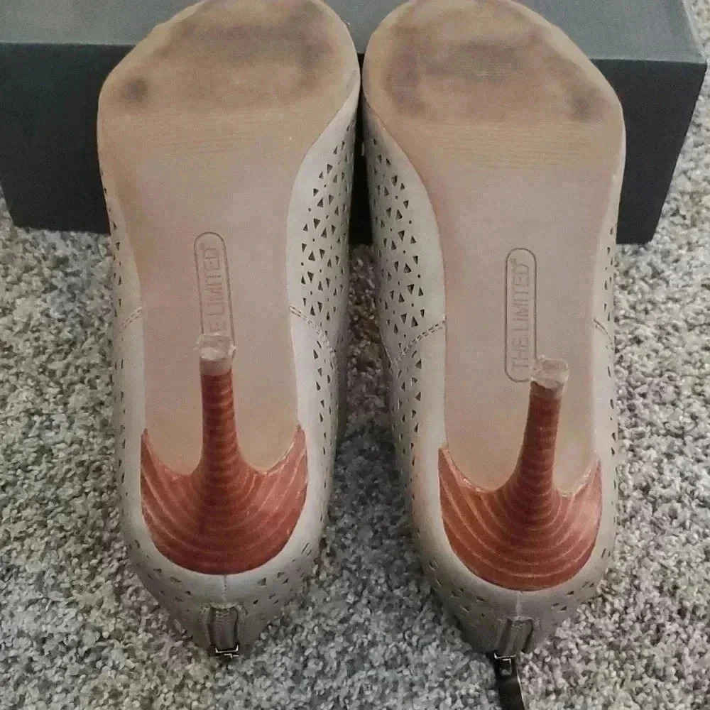 The Limited Taupe High Heels Size 9.5 - Picture 7 of 10